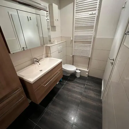 Schoene Maisonette 4 Mit Garten * ロートガウ